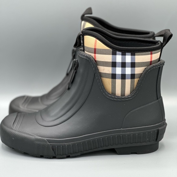 Burberry Flinton Check Rain Booties - Picture 5 of 6
